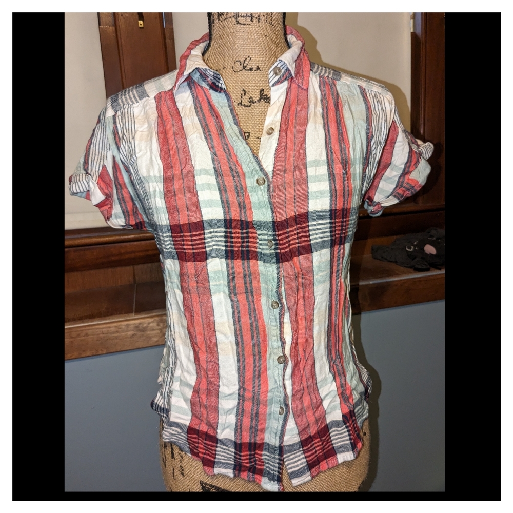 Universal Threads button up XS plaid blouse